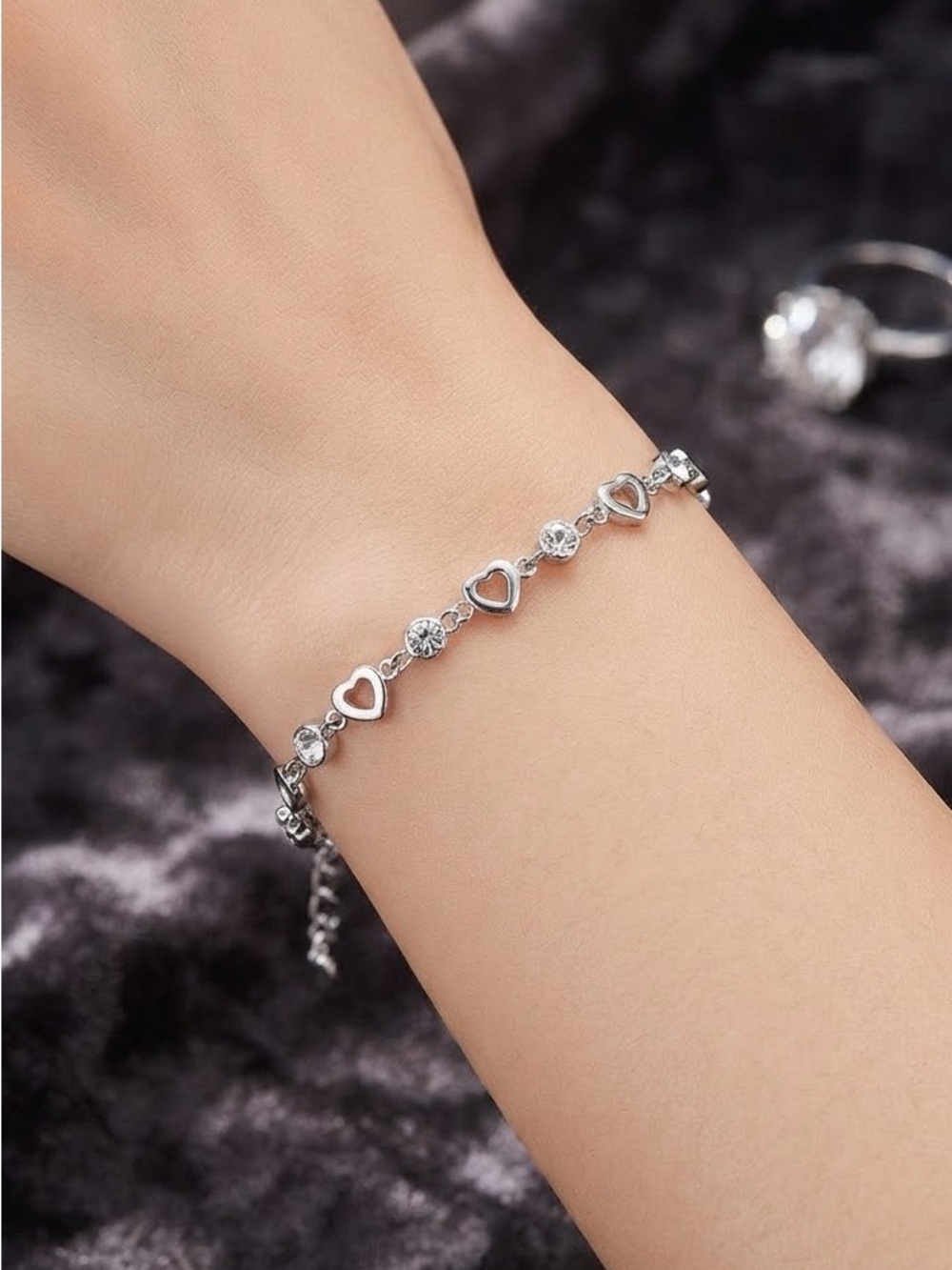 Women’s Silver Heart Link Bracelet